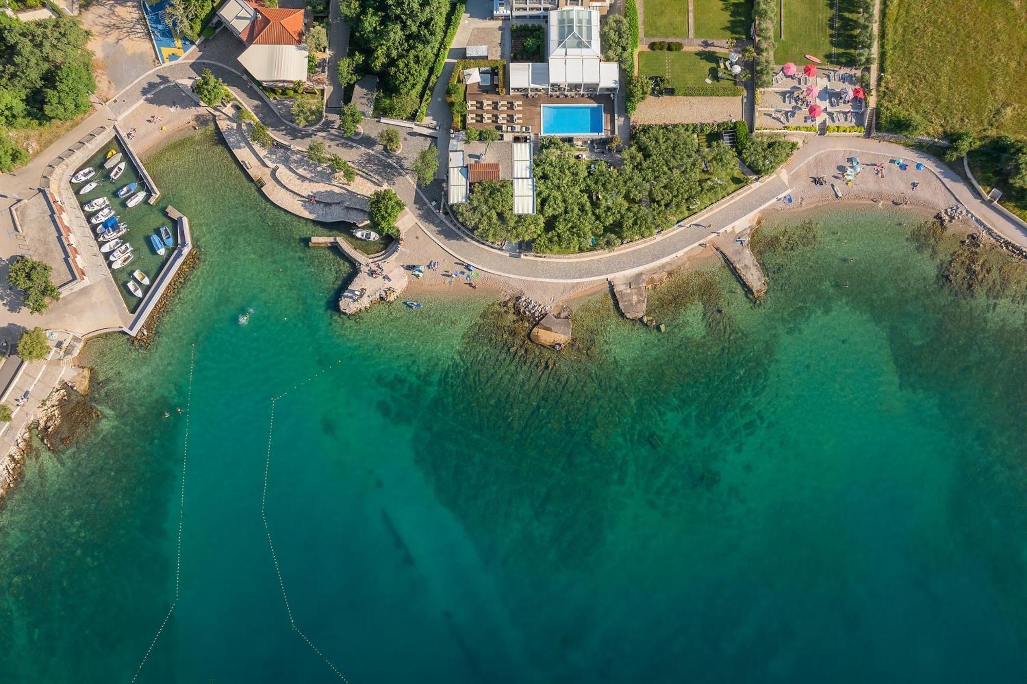 Hotel Vila Rova Malinska Esterno foto