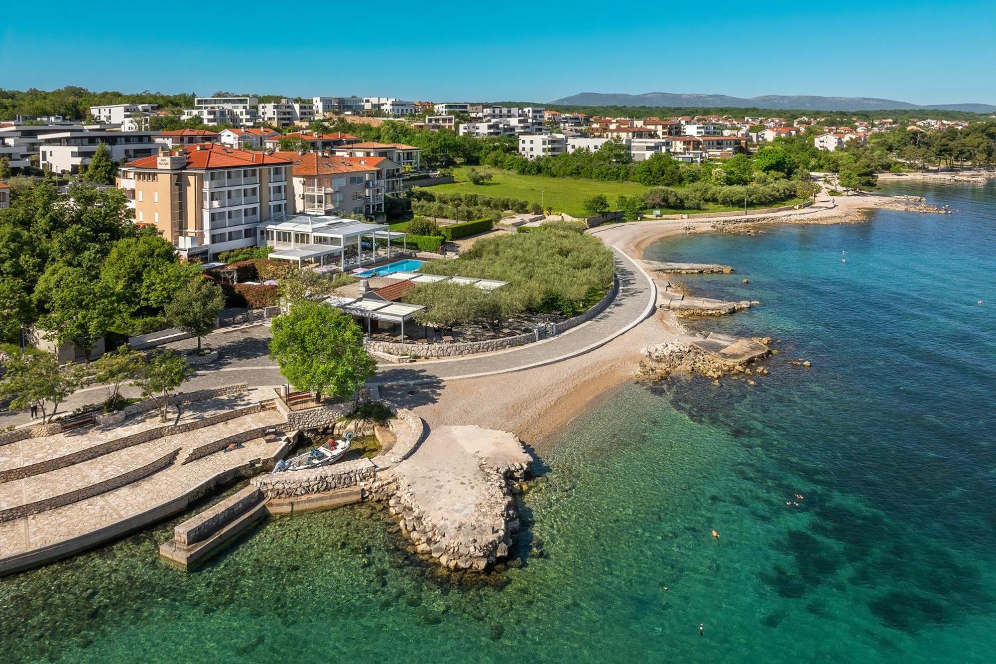 Hotel Vila Rova Malinska Esterno foto
