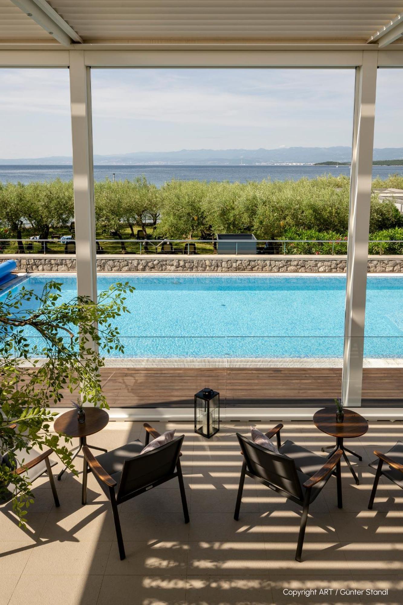 Hotel Vila Rova Malinska Esterno foto