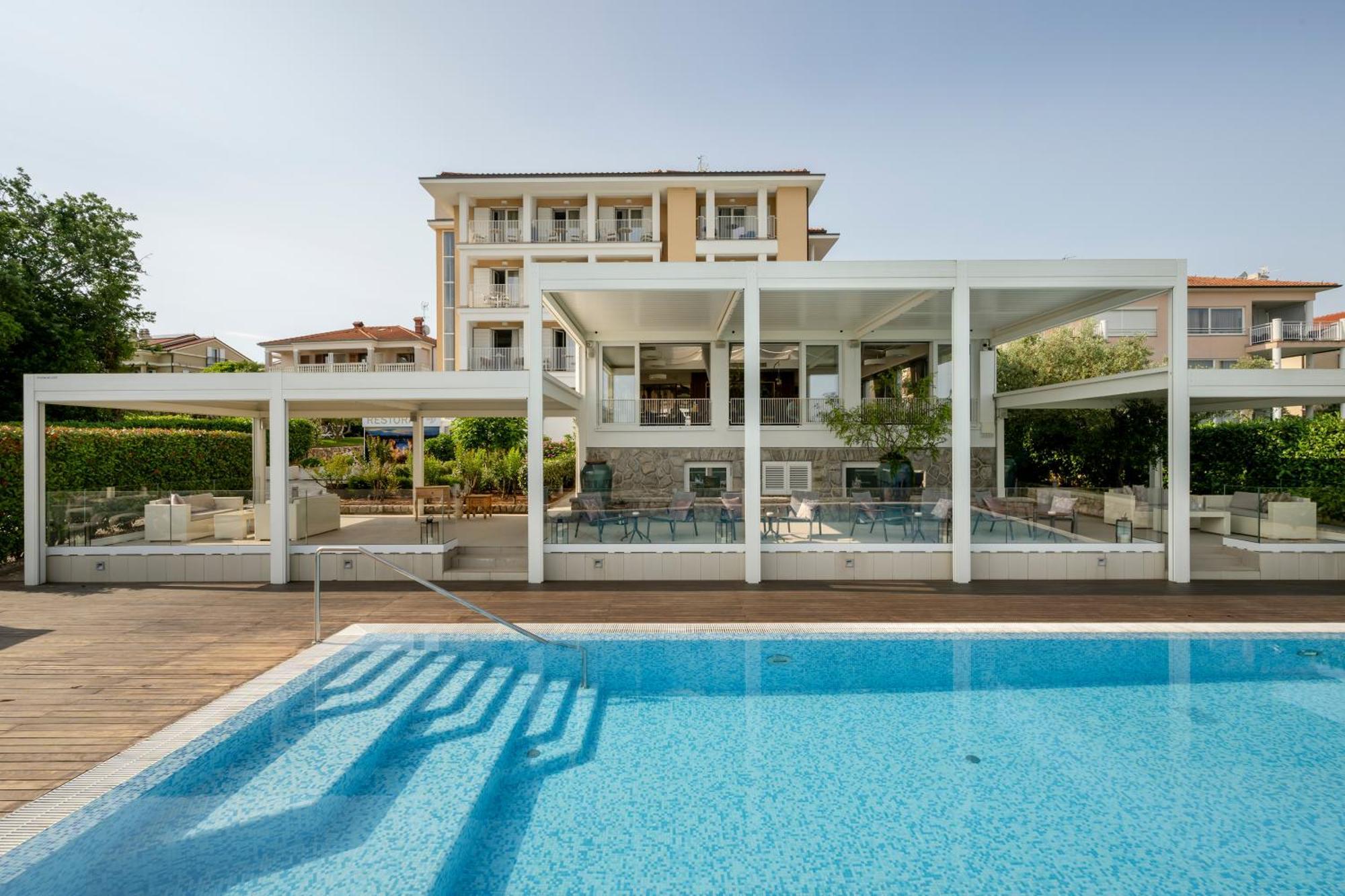 Hotel Vila Rova Malinska Esterno foto