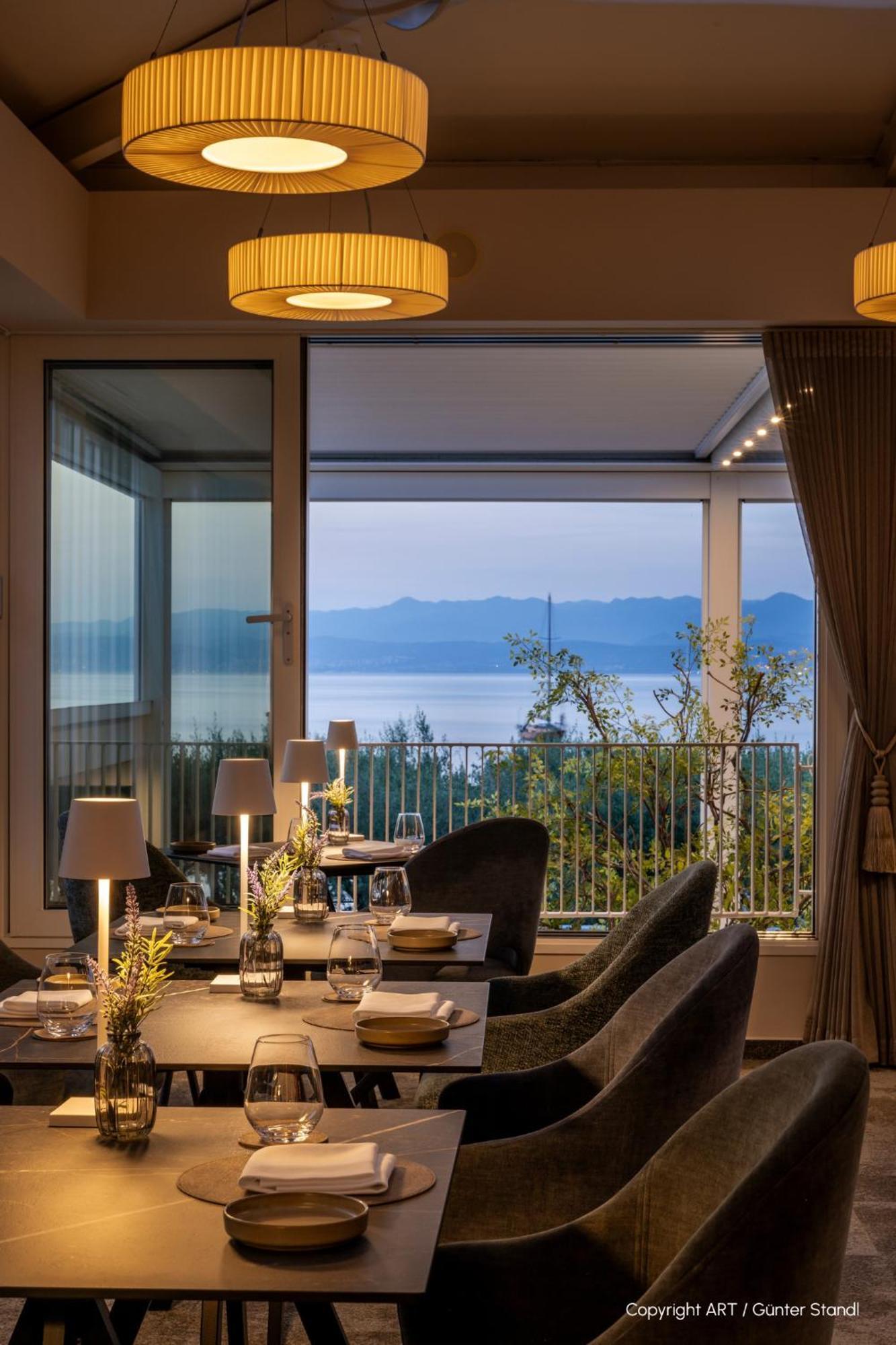 Hotel Vila Rova Malinska Esterno foto