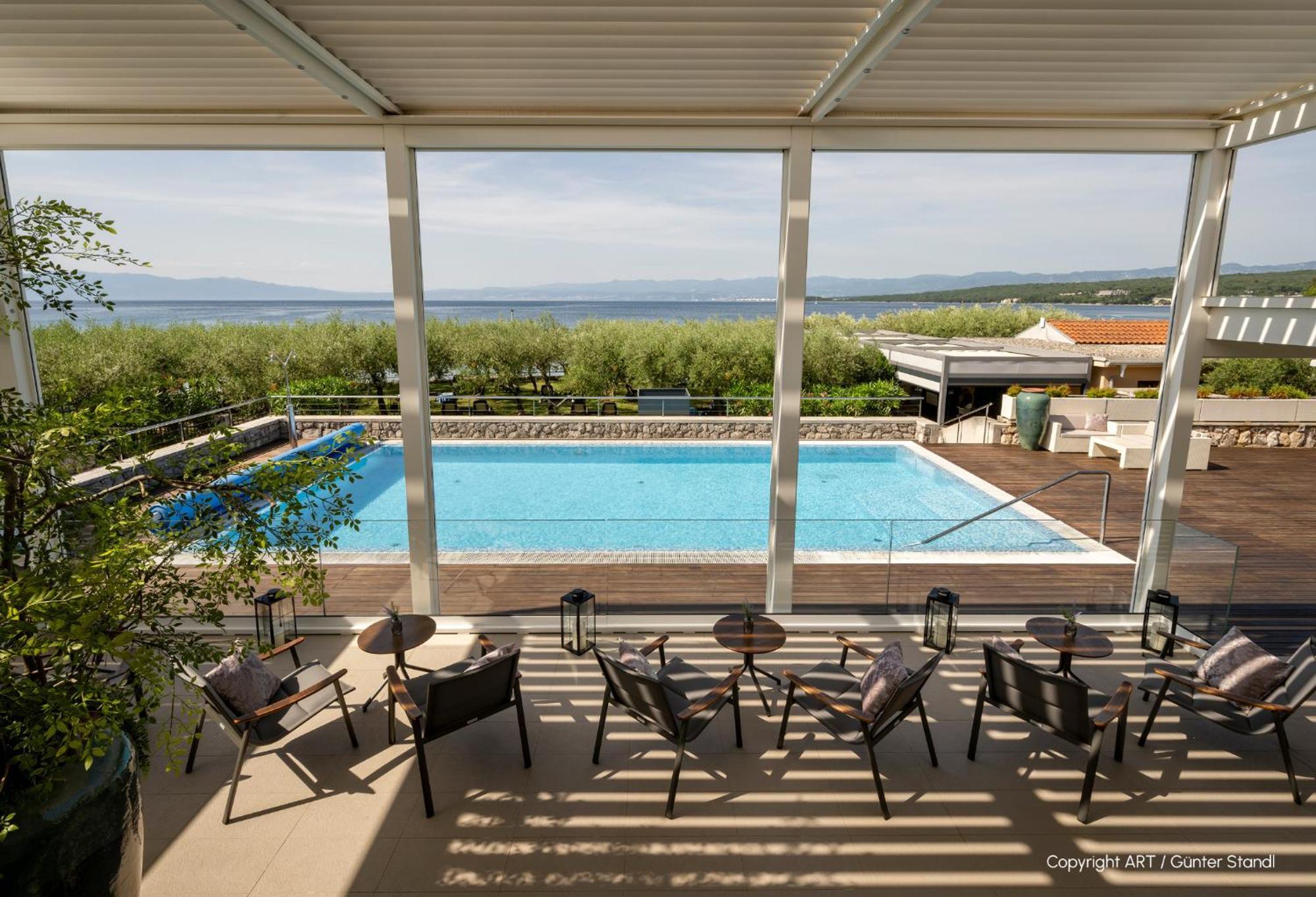 Hotel Vila Rova Malinska Esterno foto